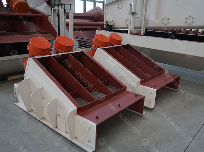 懸掛式給料機(jī) 懸掛式給料機(jī).jpg